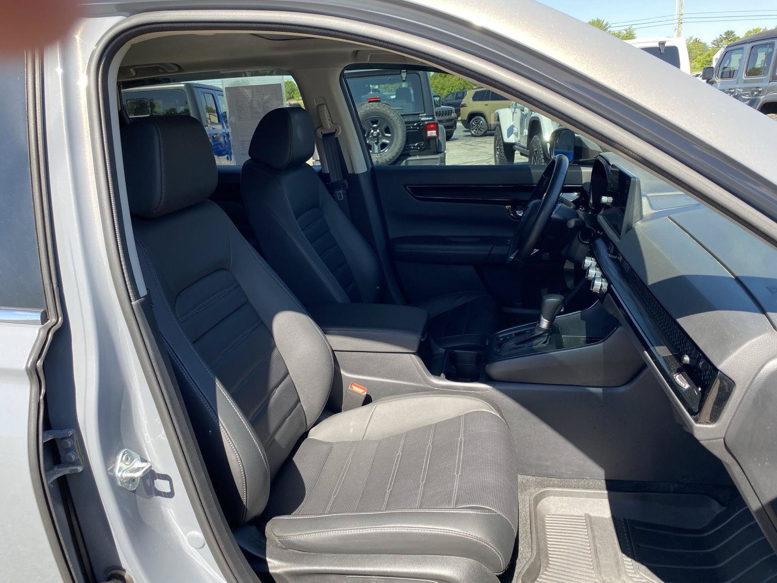 Used 2026 Honda CR-V EX-L image 37