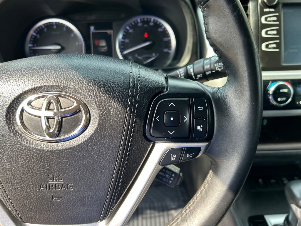 Used 2019 Toyota Highlander XLE image 22