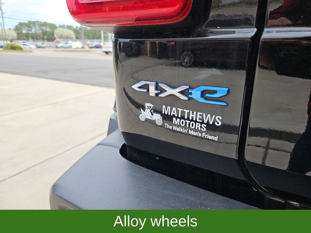 Used 2021 Jeep Wrangler Unlimited Sahara w/ Cold Weather Group image 31