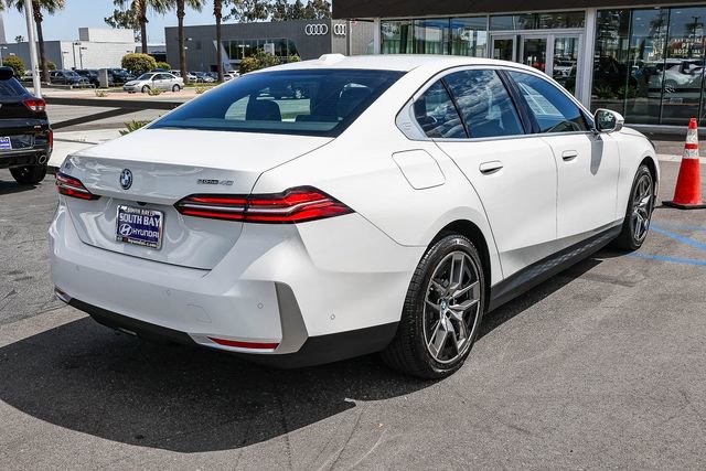 Used 2024 BMW i5 eDrive40i RWD image 6