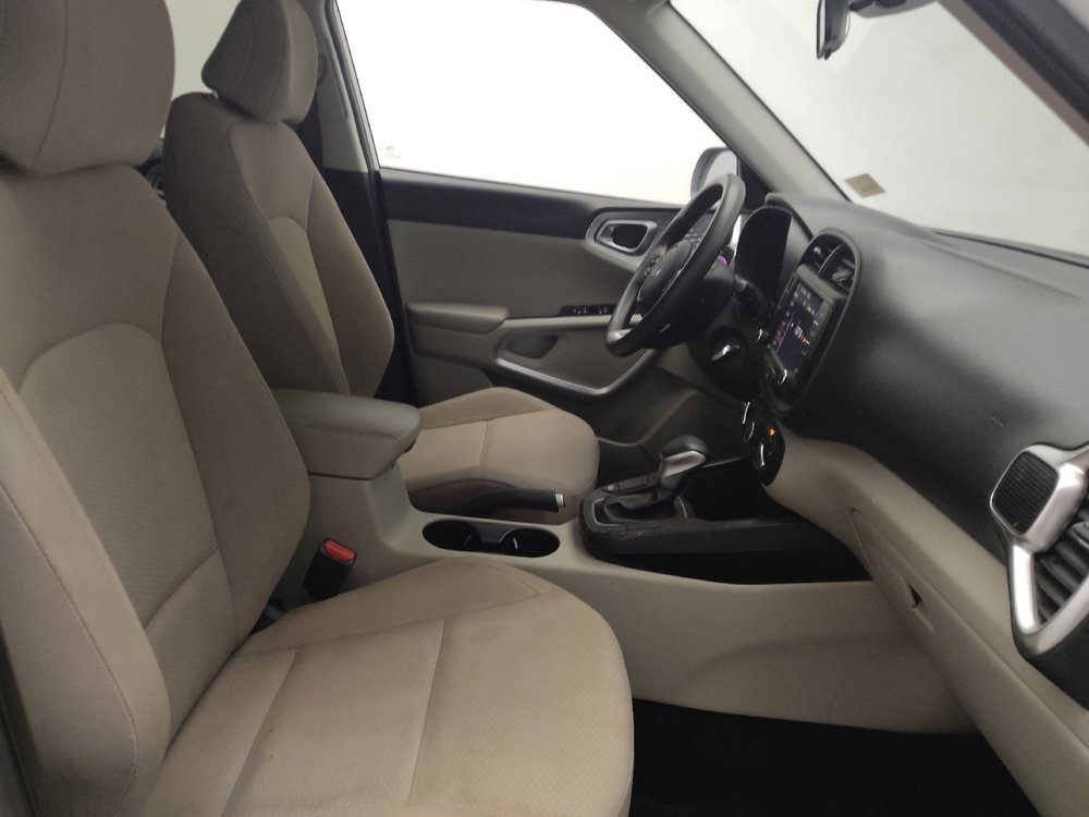 Used 2022 Kia Soul LX image 21