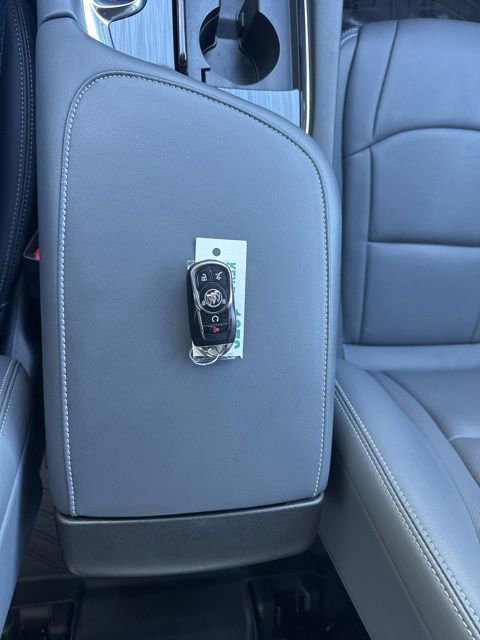 Used 2024 Buick Enclave Essence FWD image 33