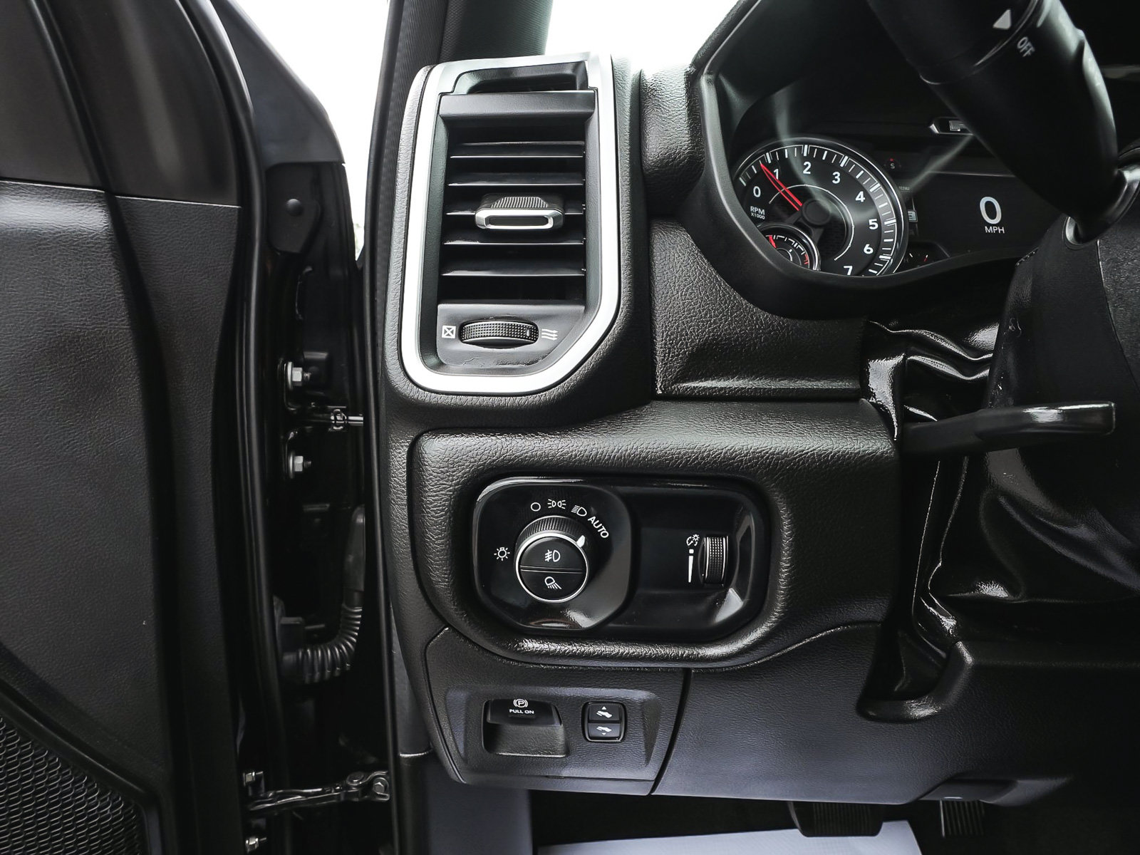 Used 2023 RAM 1500 Big Horn AWD/4WD image 18
