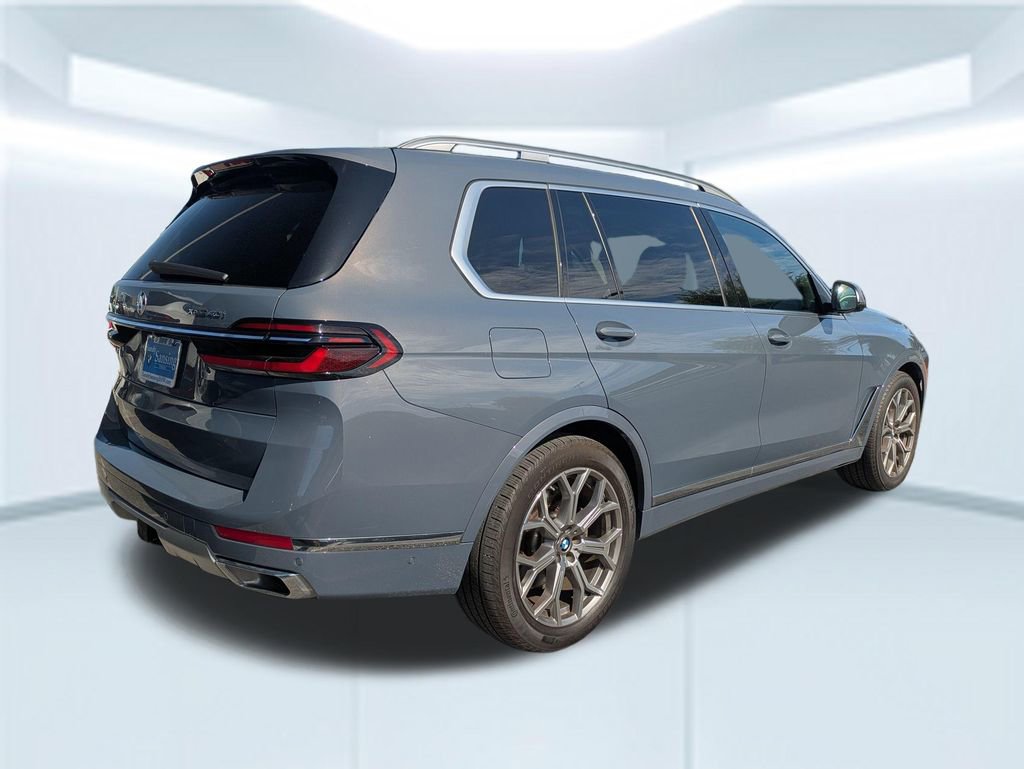Used 2023 BMW X7 xDrive40i w/ Premium Package image 2