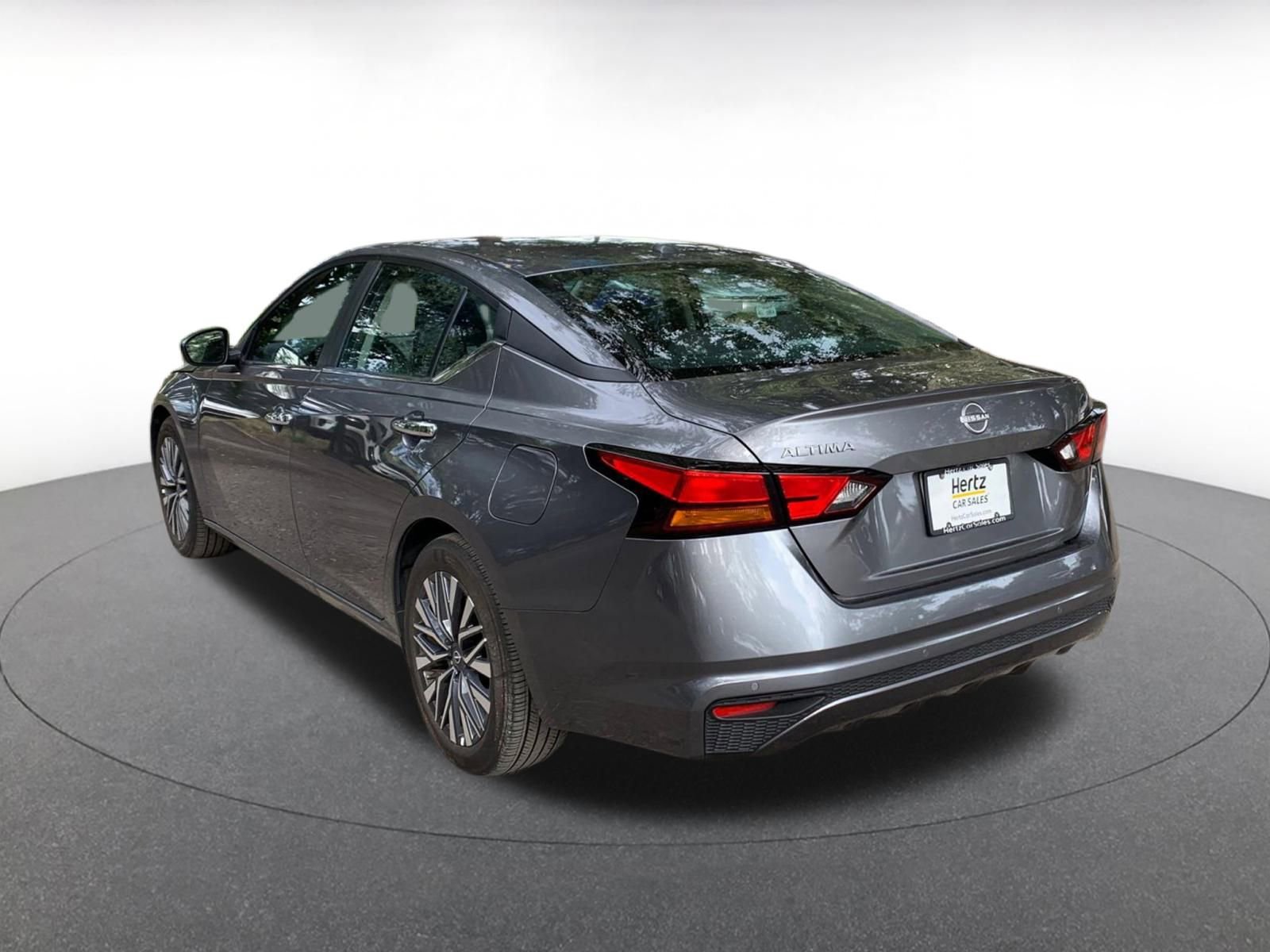 Used 2025 Nissan Altima 2.5 SV image 5