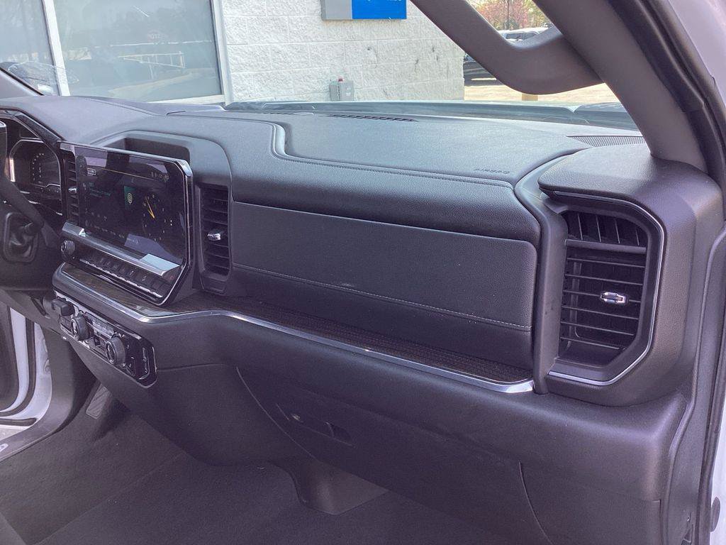 Used 2024 Chevrolet Silverado 2500 LT AWD/4WD image 17