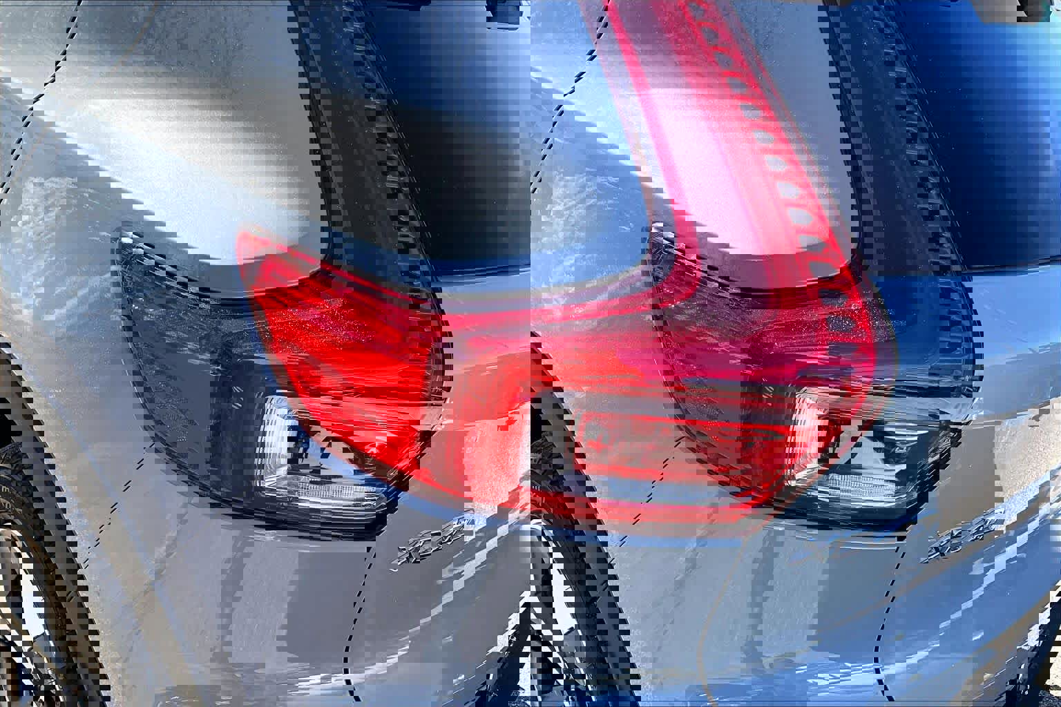 Certified 2024 Volvo XC40 B5 Plus w/ Protection Package Premier image 27