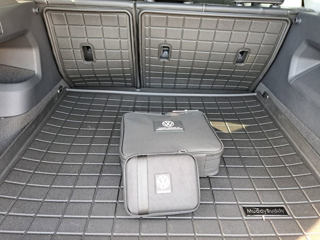 New 2026 Volkswagen Tiguan SE image 18