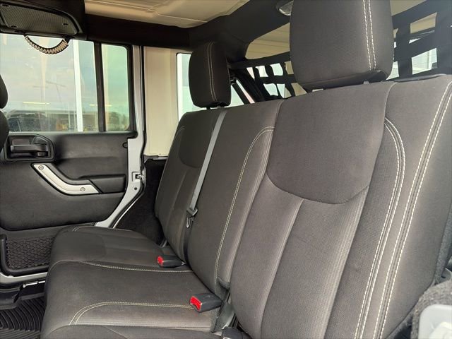 Used 2018 Jeep Wrangler Unlimited Sahara w/ Connectivity Group image 20