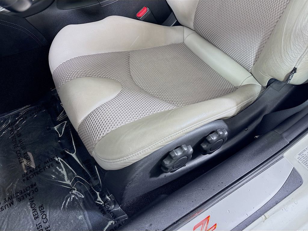 Used 2010 Nissan 370Z Touring w/ Sport Pkg image 21