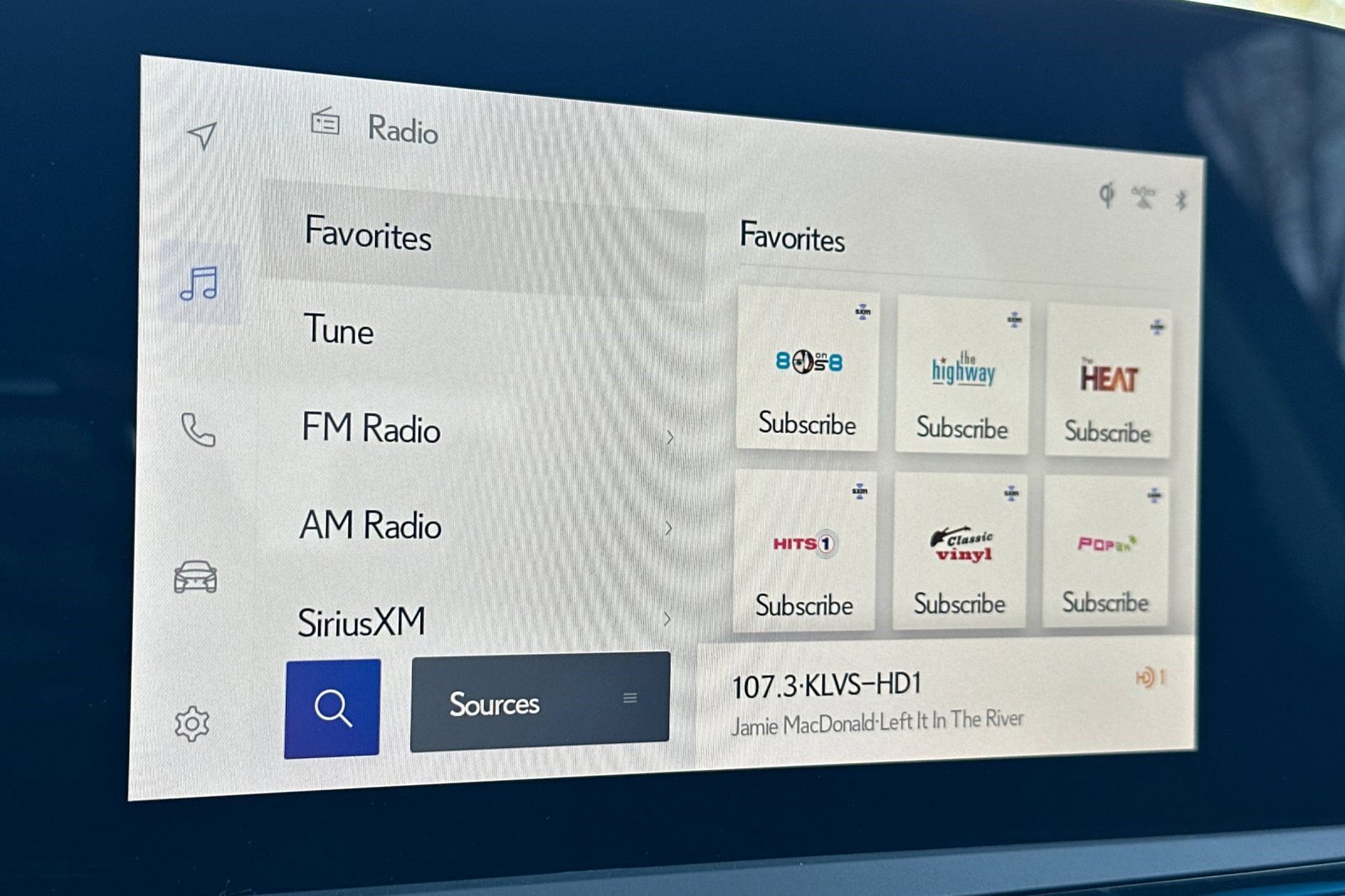 Certified 2025 Lexus ES 300h w/ Premium Package image 23