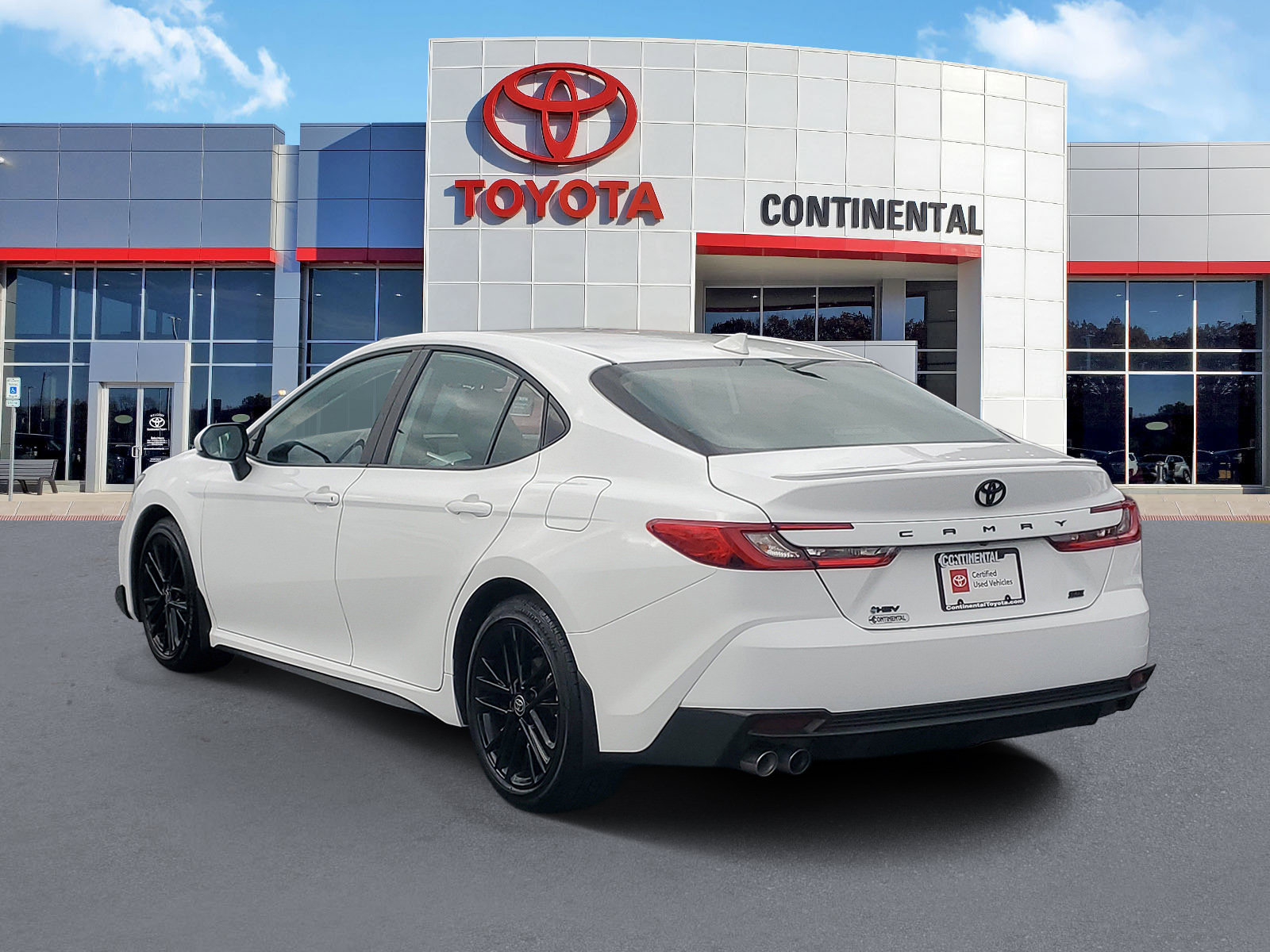 Certified 2026 Toyota Camry SE w/ Convenience Package FWD image 4