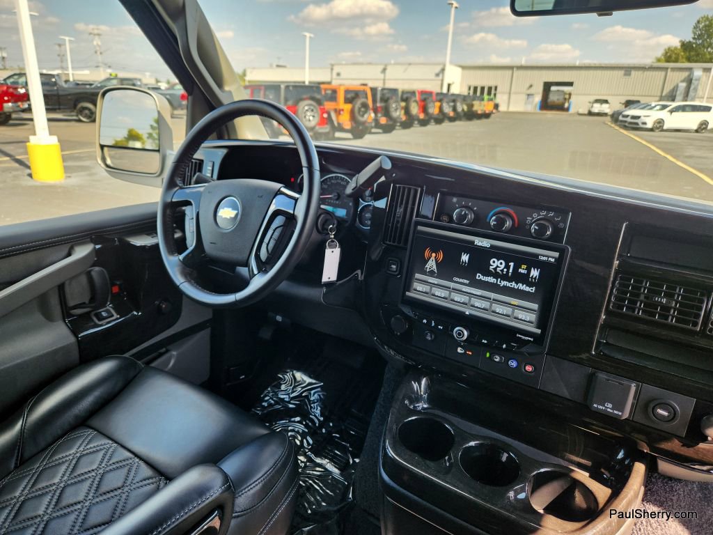 Used 2023 Chevrolet Express 2500 video 2