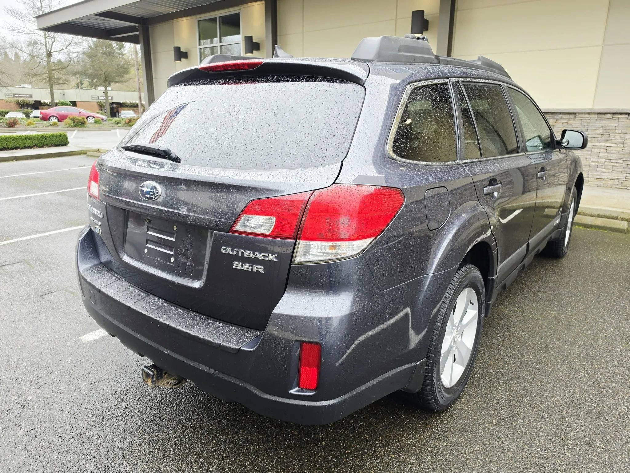 Used 2013 Subaru Outback 3.6R Limited w/ Moonroof Pkg AWD/4WD image 5