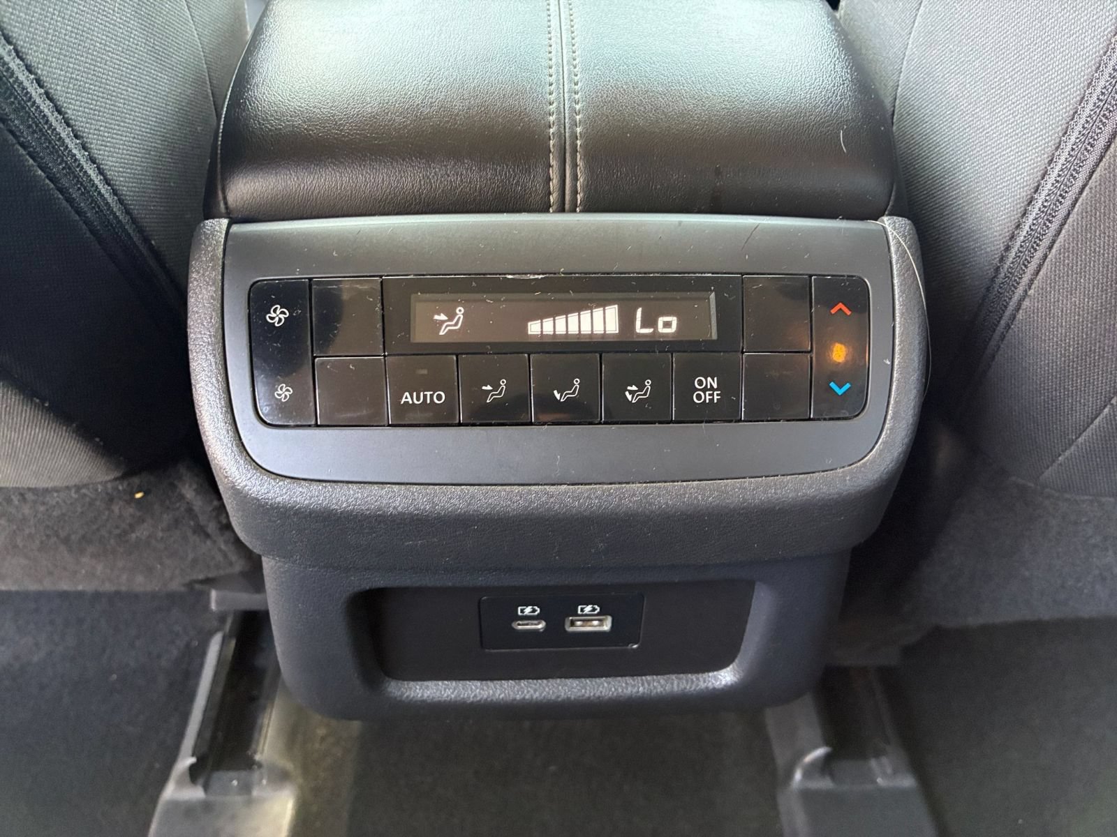 Used 2025 Nissan Pathfinder SV AWD/4WD image 24