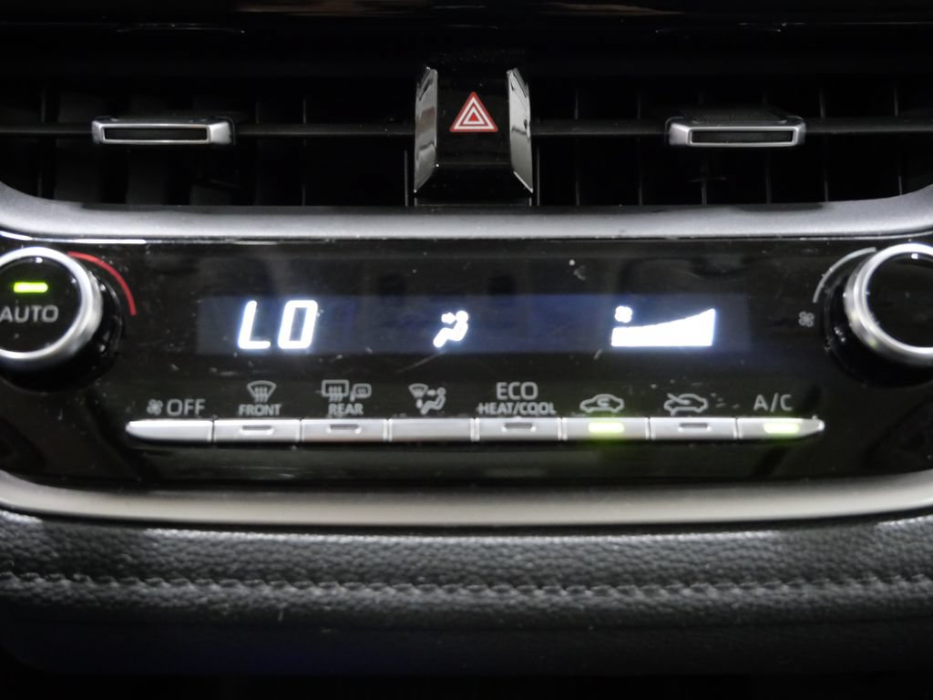 Used 2022 Toyota Corolla XLE FWD image 18