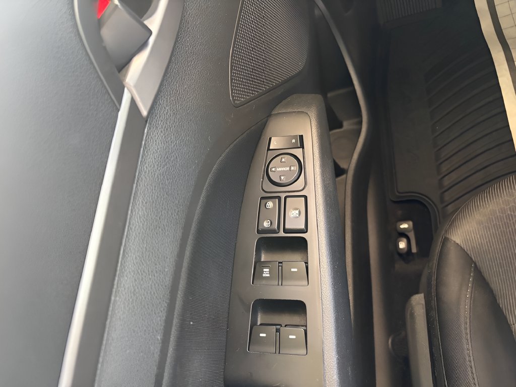 Used 2018 Hyundai Elantra SEL FWD image 26