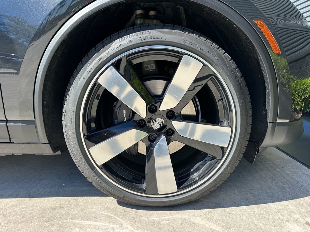 Used 2026 Porsche Macan 4 Electric AWD/4WD image 15