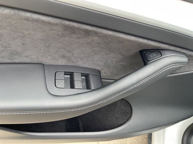 Used 2023 Tesla Model Y Performance AWD/4WD image 11