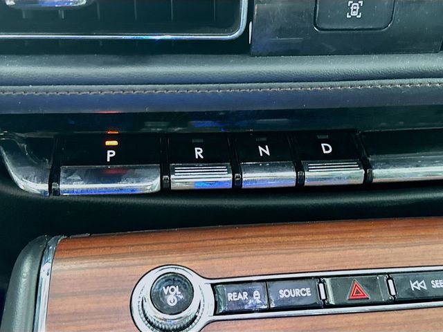 Used 2023 Lincoln Aviator Reserve w/ Equipment Group 201A image 20