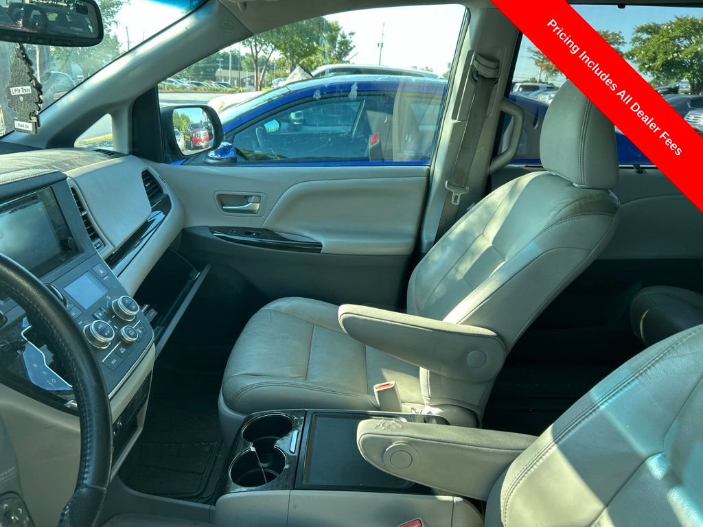 Used 2015 Toyota Sienna XLE w/ XLE Navigation Package AWD/4WD image 12