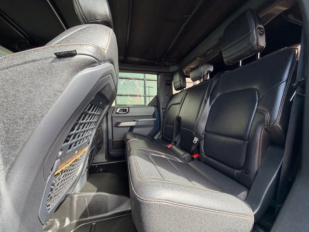 Used 2023 Ford Bronco Badlands w/ Sasquatch Package AWD/4WD image 22
