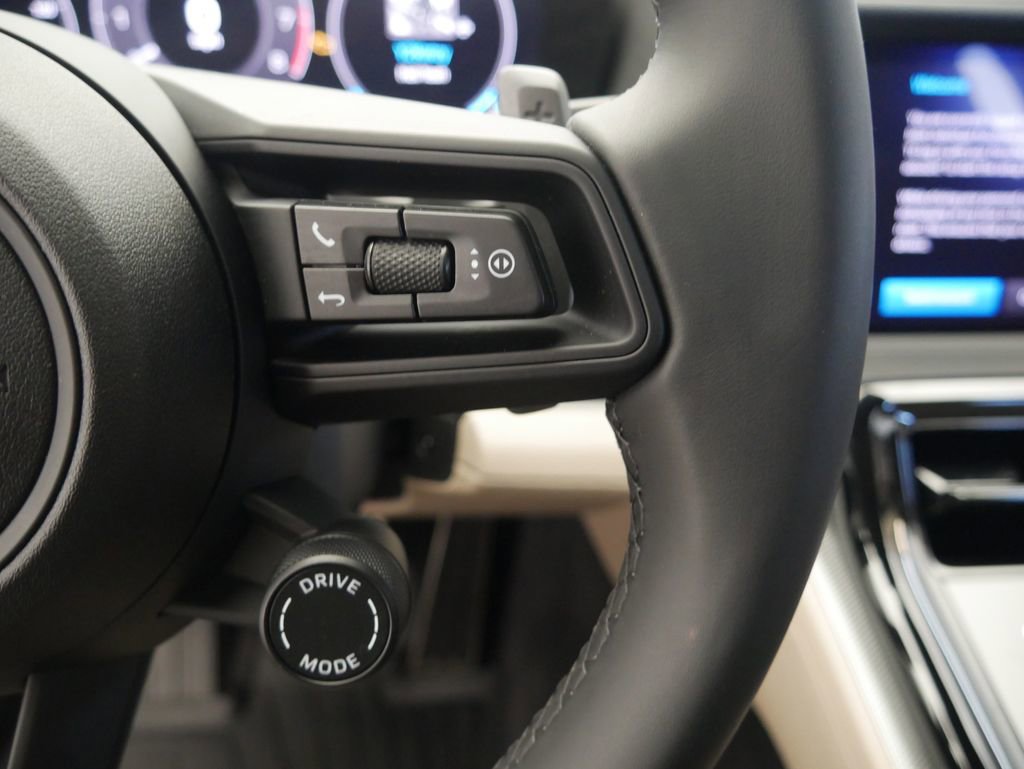 Certified 2025 Porsche Panamera 4 AWD/4WD image 34