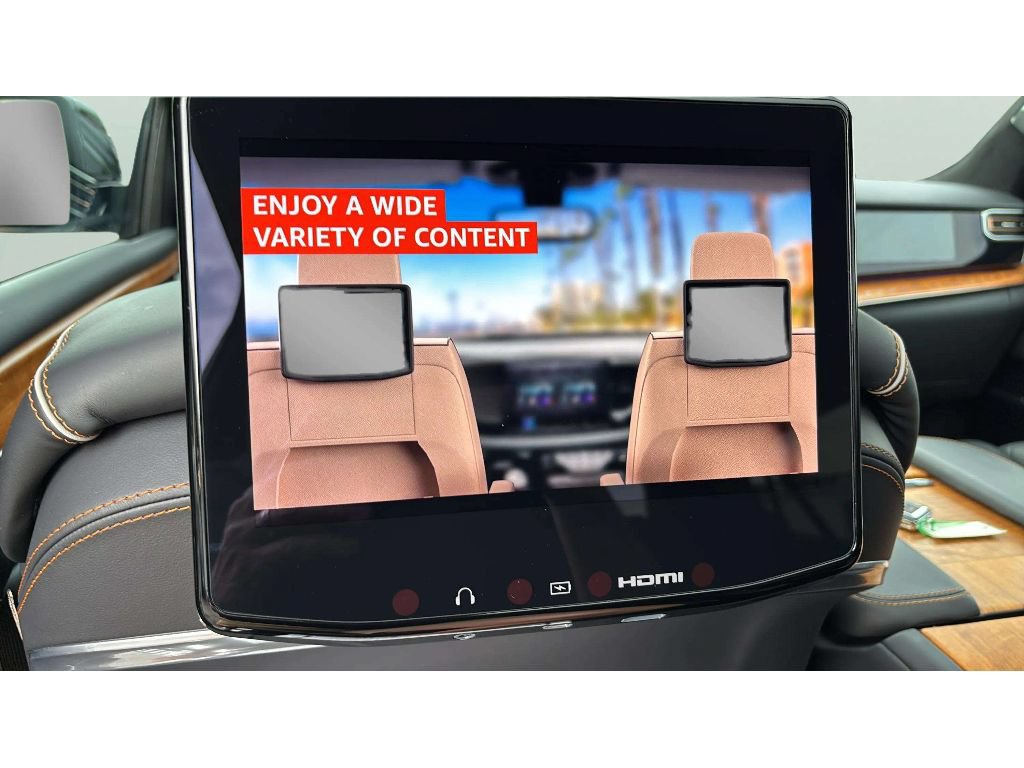 Used 2025 Jeep Grand Wagoneer L Series III w/ Rear Seat Video Group 1 AWD/4WD image 24