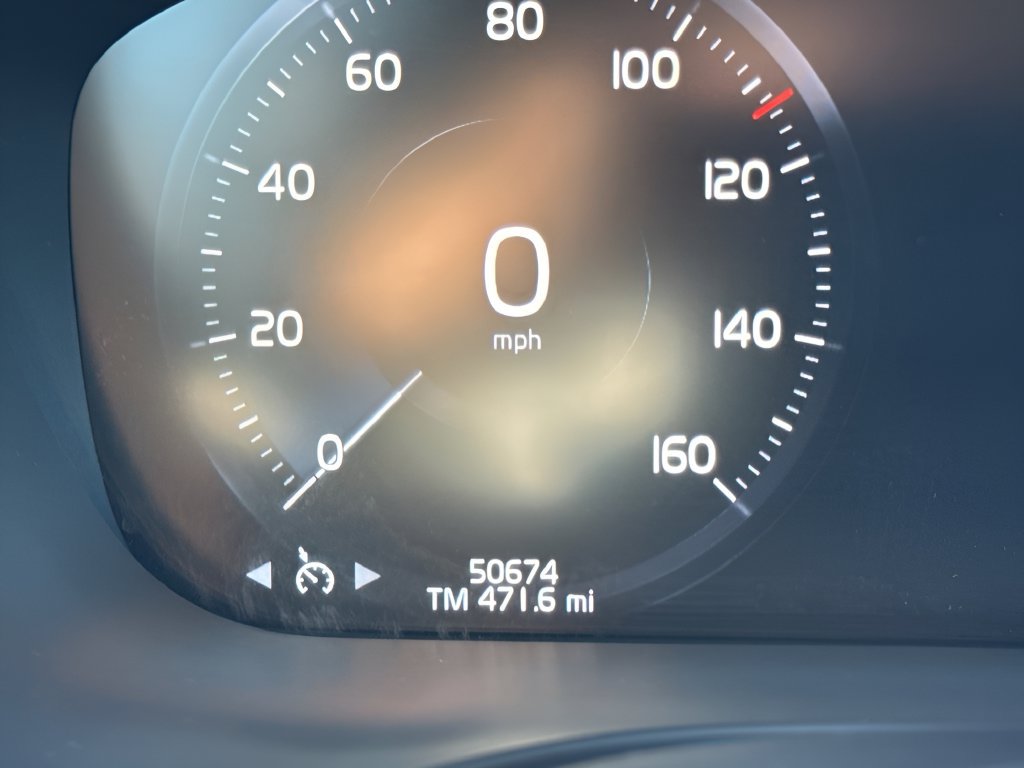 Used 2021 Volvo XC60 T5 Momentum w/ Premium Package AWD/4WD image 23