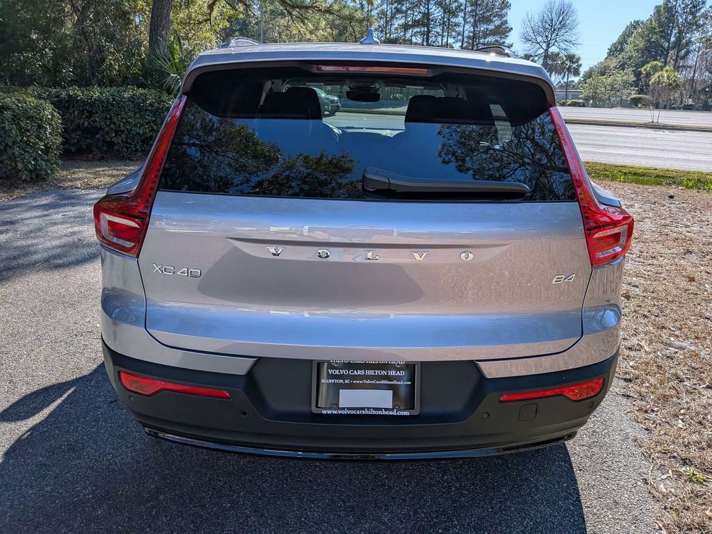 New 2026 Volvo XC40 B4 Core image 5