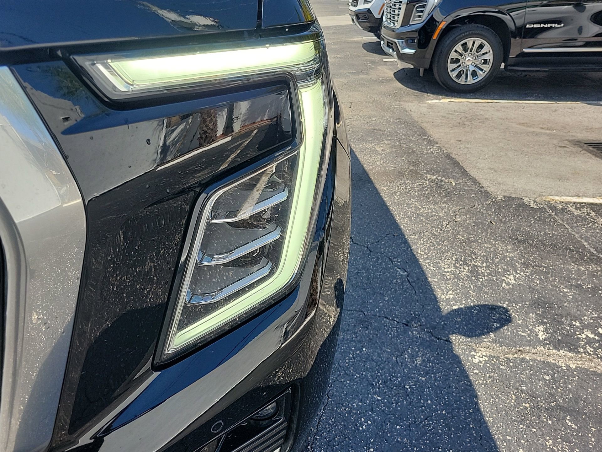 Used 2025 GMC Yukon XL Denali image 7