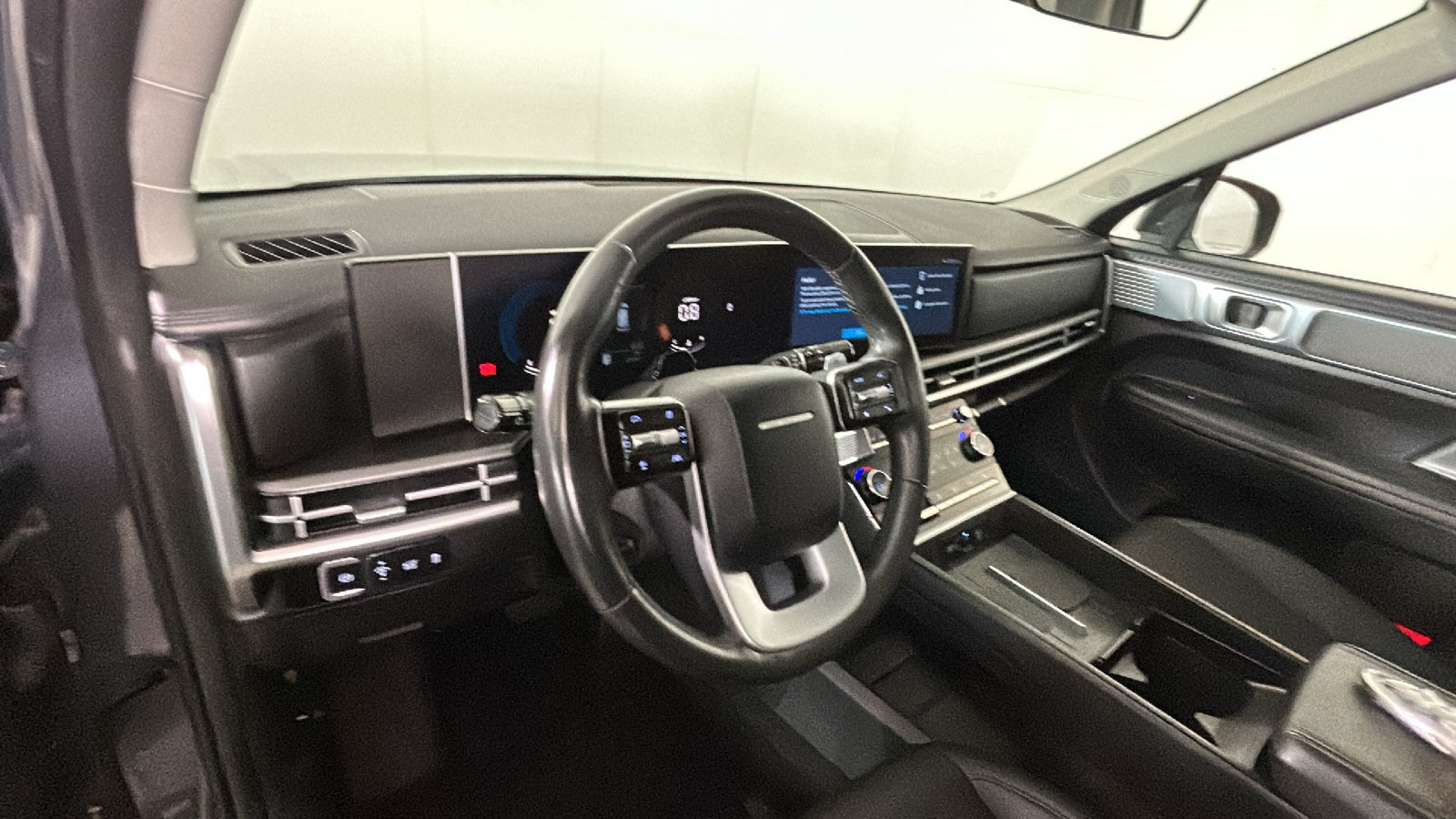 Used 2025 Hyundai Santa Fe SEL FWD image 17