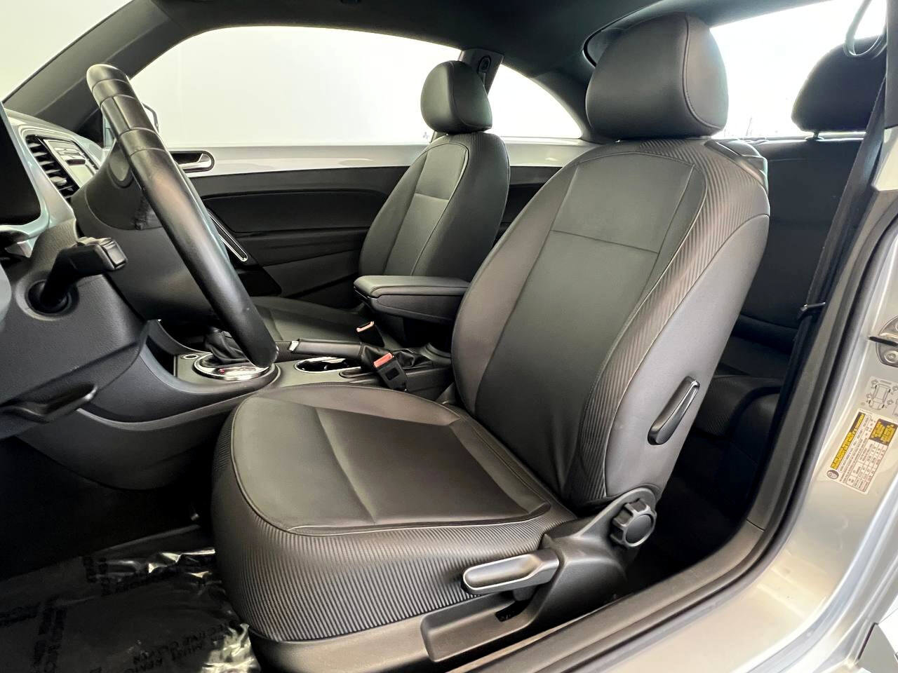 Used 2013 Volkswagen Beetle 2.5 image 8