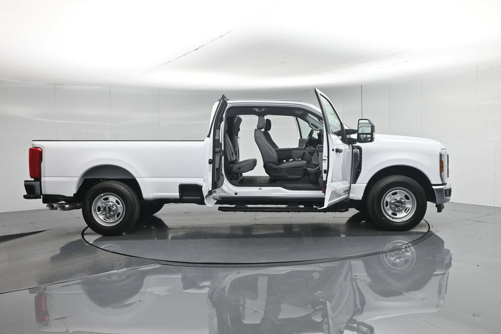 New 2026 Ford F350 XL w/ XL Chrome Package RWD image 4