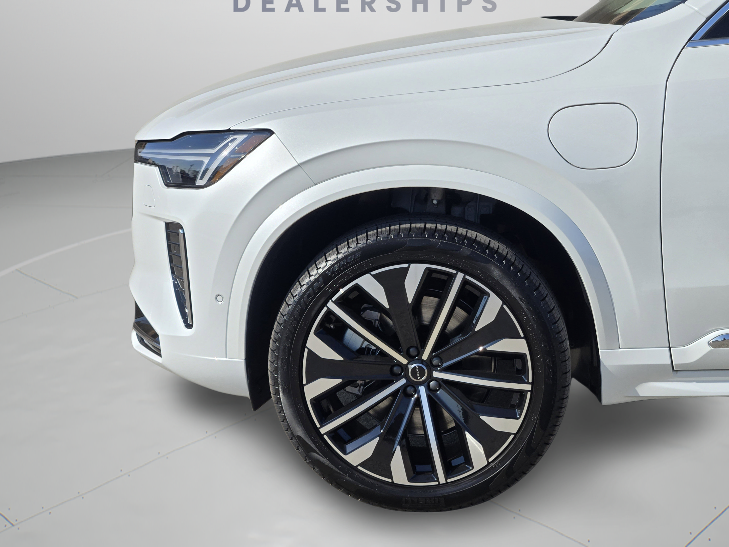 New 2026 Volvo XC90 T8 Ultra w/ Protection Package Premier AWD/4WD image 32