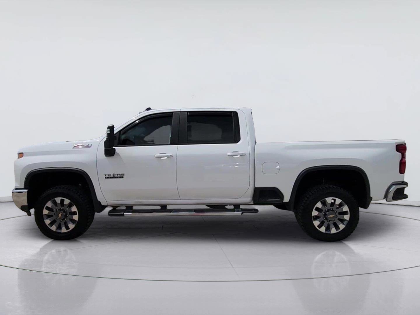 Used 2025 Chevrolet Silverado 2500 LT w/ Texas Edition AWD/4WD image 5