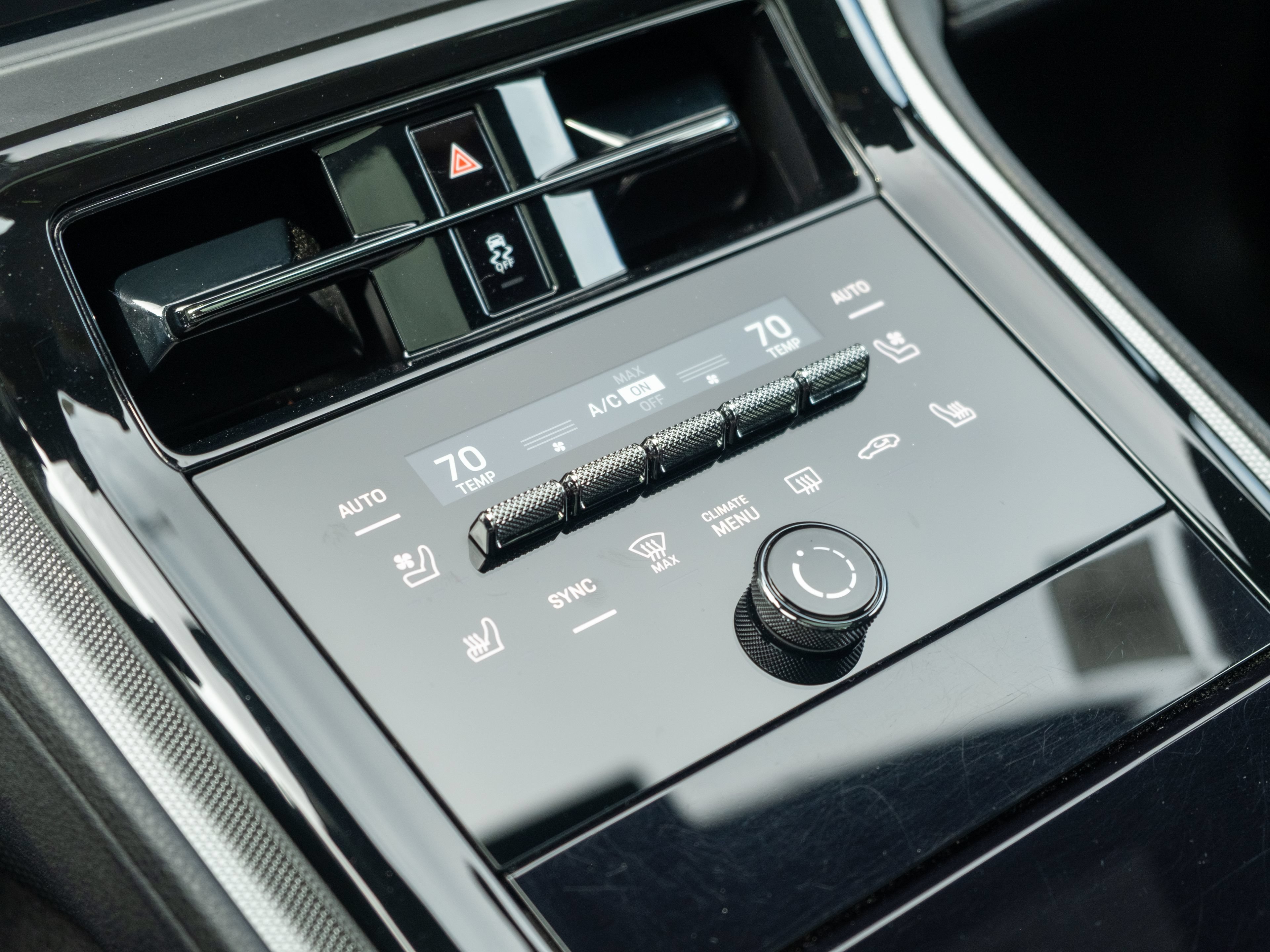 Certified 2025 Porsche Panamera 4 w/ Premium Package AWD/4WD image 32