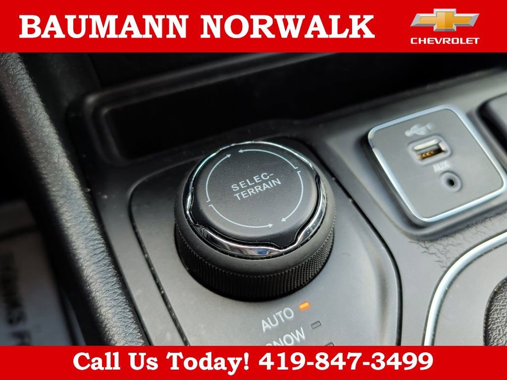 Used 2020 Jeep Cherokee Latitude Plus w/ Cold Weather Group image 35