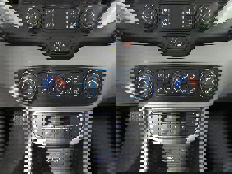 Used 2023 GMC Terrain SLT image 31