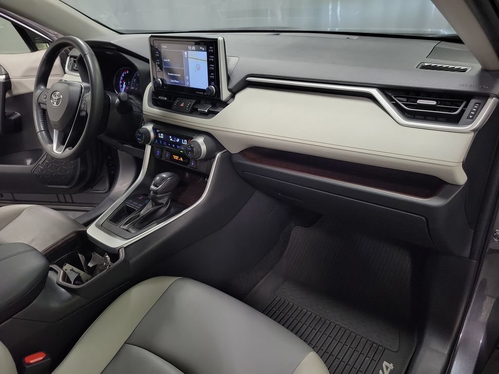 Used 2019 Toyota RAV4 Limited FWD image 35