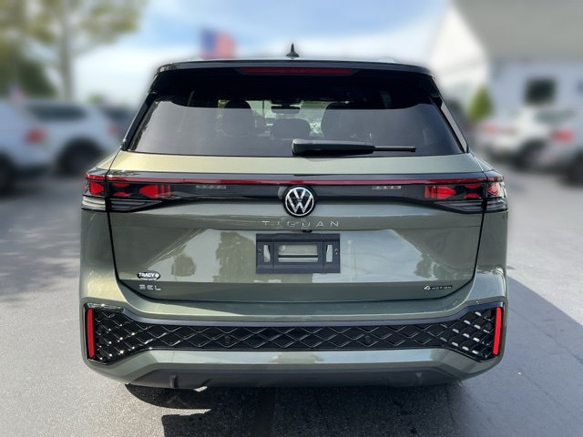 Certified 2025 Volkswagen Tiguan SEL R-Line AWD/4WD image 7
