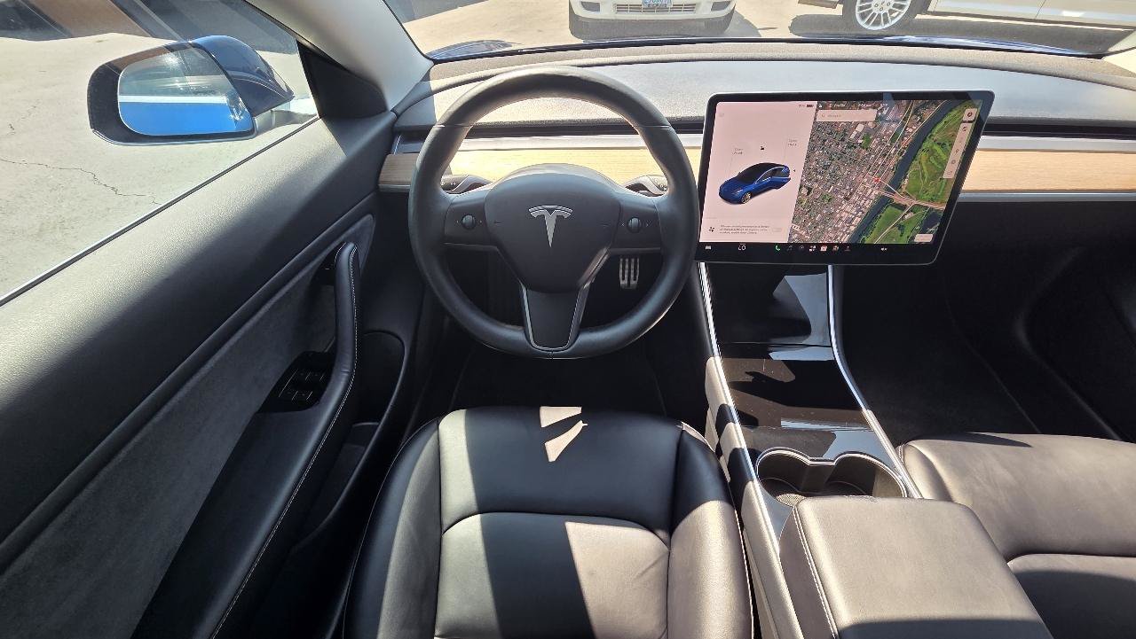 Used 2018 Tesla Model 3 Long Range RWD image 17