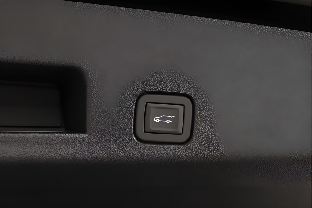 New 2027 Chevrolet Traverse LT w/ Midnight/Sport Edition FWD image 30