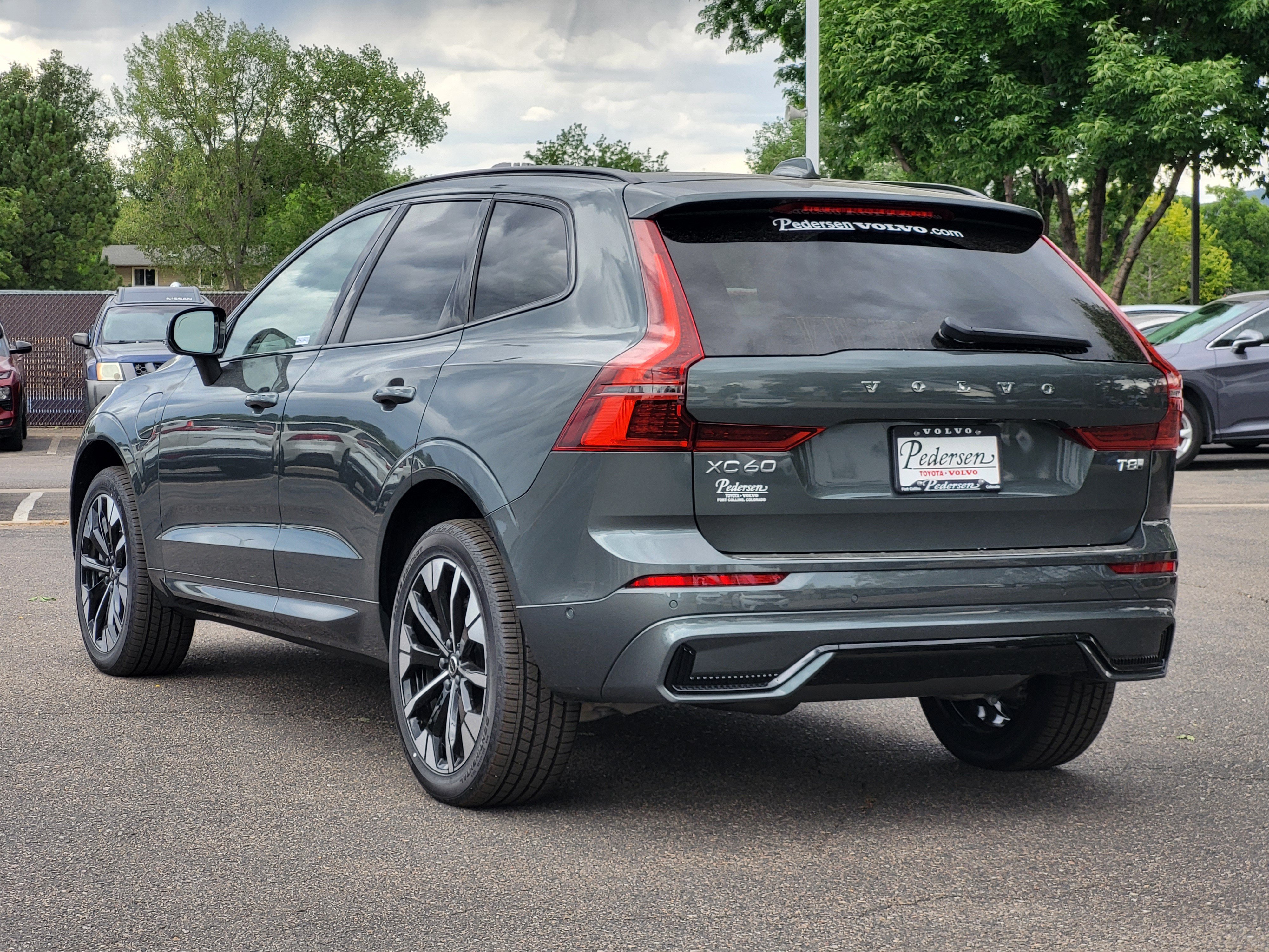 New 2026 Volvo XC60 T8 Plus w/ Protection Package Premier AWD/4WD image 4