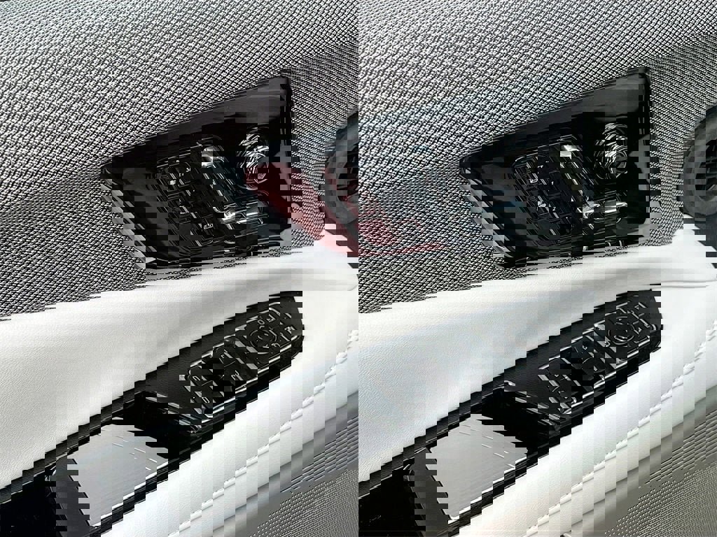 New 2026 Cadillac Optiq Luxury 1 image 17