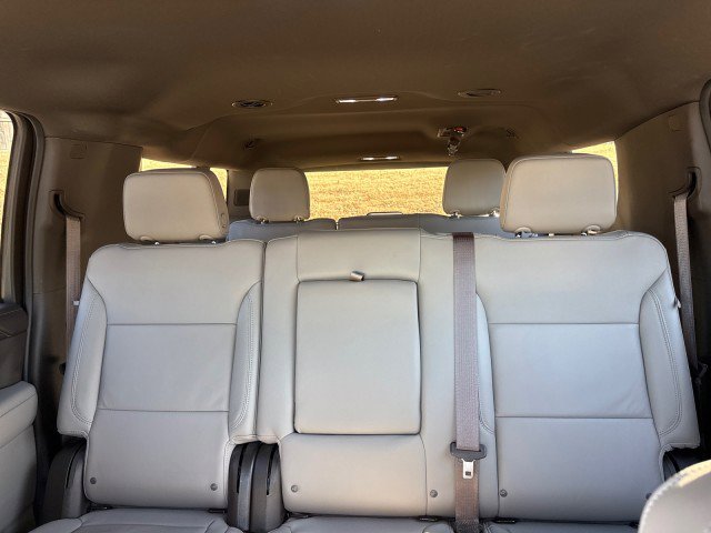 Used 2023 Chevrolet Suburban LT w/ Luxury Package image 30