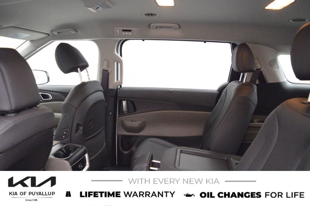 New 2026 Kia Carnival EX image 12