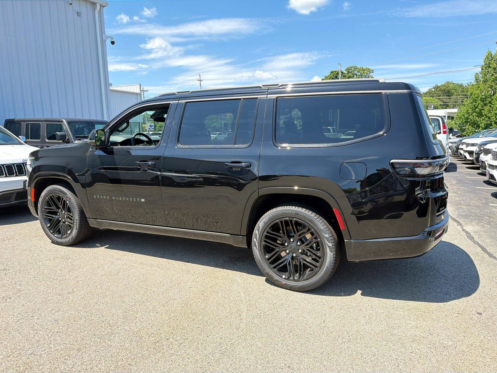 New 2026 Jeep Grand Wagoneer Limited AWD/4WD image 3