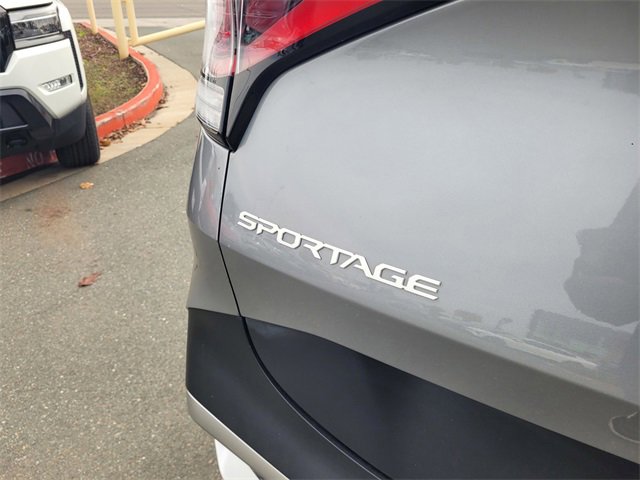 Used 2023 Kia Sportage LX image 6