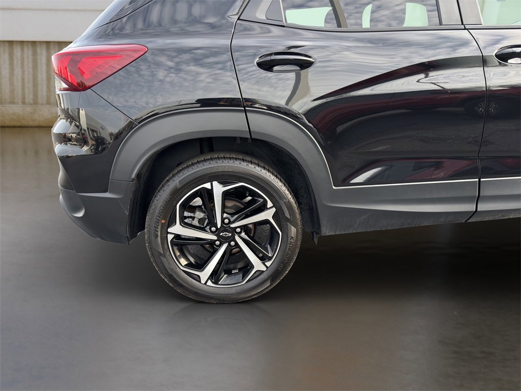Used 2022 Chevrolet TrailBlazer RS w/ Sun and Liftgate Package image 26